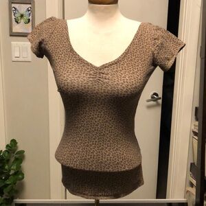 Leopard print cap sleeve t shirt